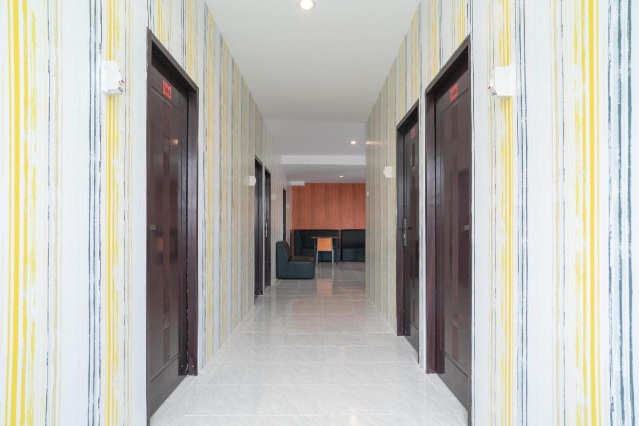 ג'קרטה Reddoorz Plus Near Itc Cempaka Mas 2 מראה חיצוני תמונה
