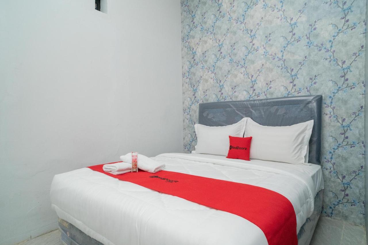 ג'קרטה Reddoorz Plus Near Itc Cempaka Mas 2 מראה חיצוני תמונה