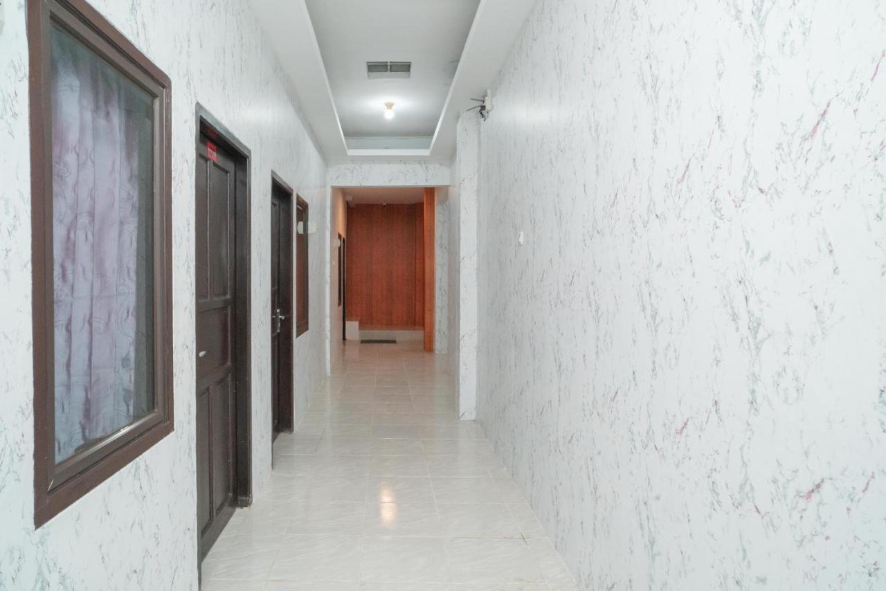 ג'קרטה Reddoorz Plus Near Itc Cempaka Mas 2 מראה חיצוני תמונה