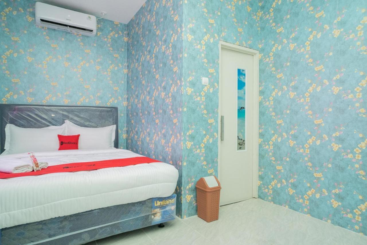 ג'קרטה Reddoorz Plus Near Itc Cempaka Mas 2 מראה חיצוני תמונה
