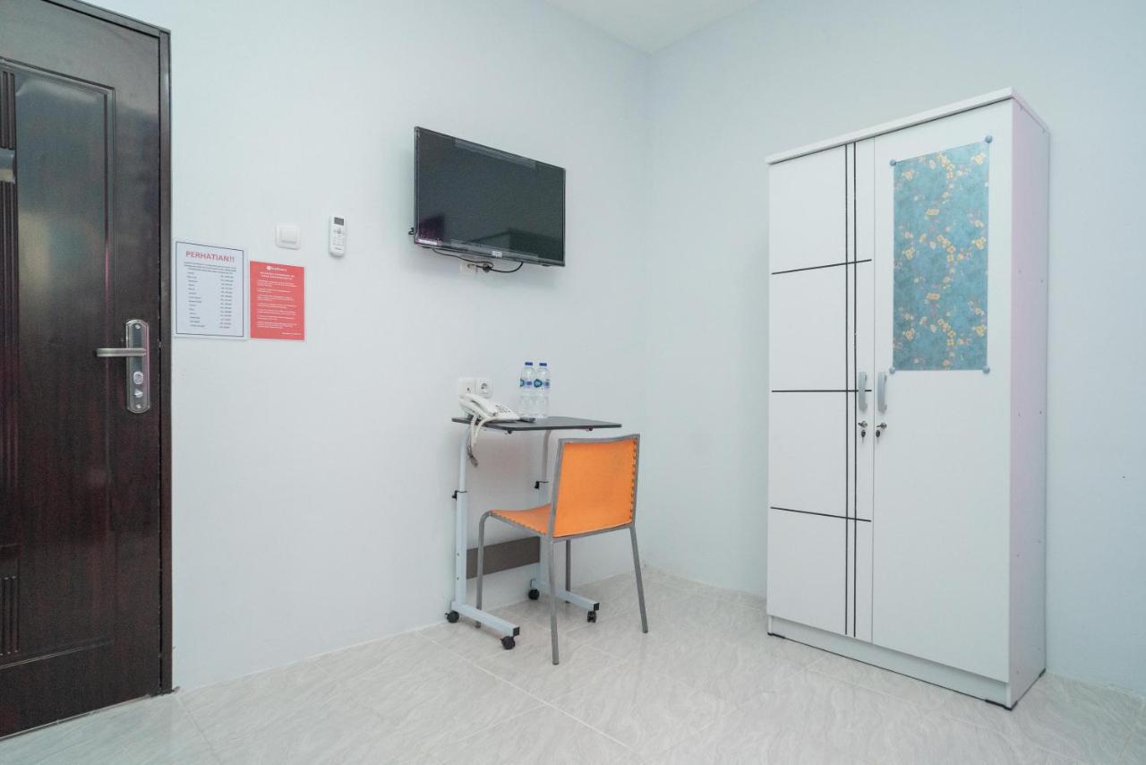 ג'קרטה Reddoorz Plus Near Itc Cempaka Mas 2 מראה חיצוני תמונה