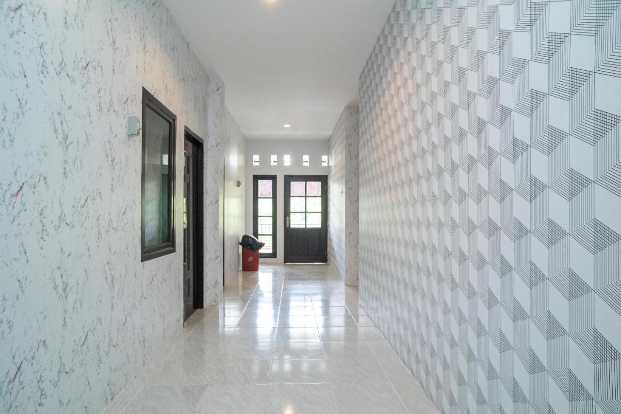 ג'קרטה Reddoorz Plus Near Itc Cempaka Mas 2 מראה חיצוני תמונה