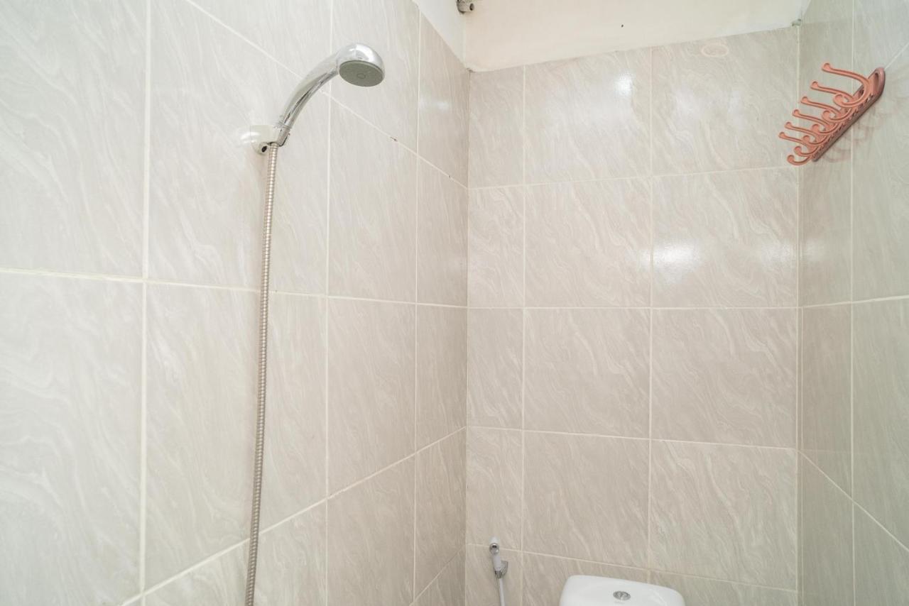 ג'קרטה Reddoorz Plus Near Itc Cempaka Mas 2 מראה חיצוני תמונה