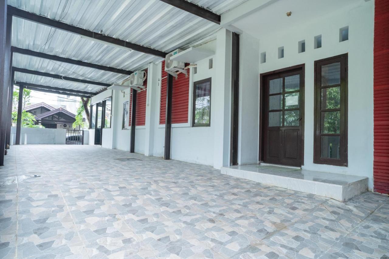 ג'קרטה Reddoorz Plus Near Itc Cempaka Mas 2 מראה חיצוני תמונה