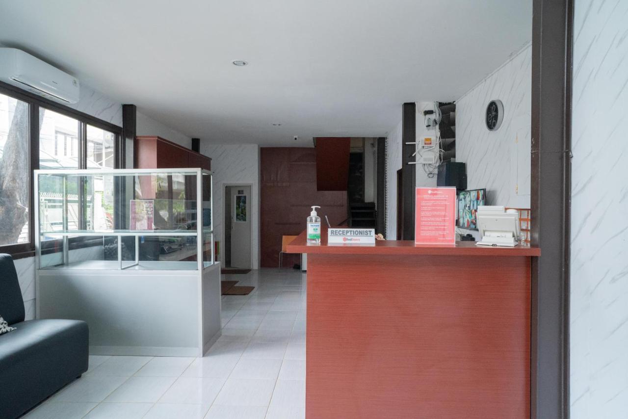 ג'קרטה Reddoorz Plus Near Itc Cempaka Mas 2 מראה חיצוני תמונה
