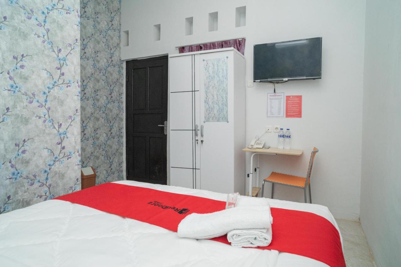 ג'קרטה Reddoorz Plus Near Itc Cempaka Mas 2 מראה חיצוני תמונה