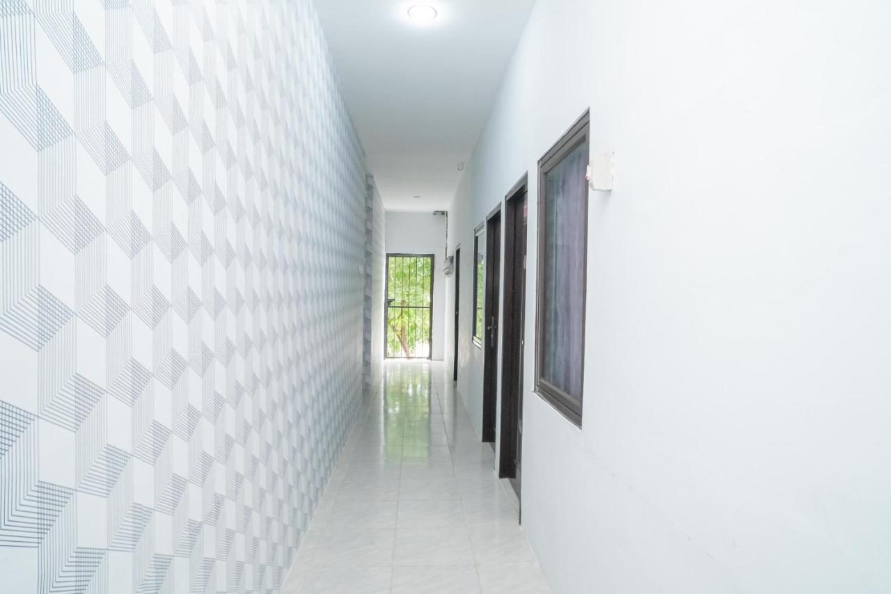 ג'קרטה Reddoorz Plus Near Itc Cempaka Mas 2 מראה חיצוני תמונה